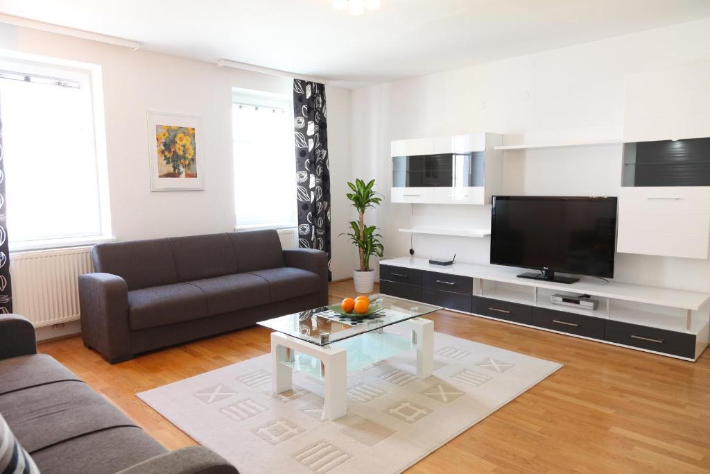 3 Rooms Sunny Apartments-Schoenbrunn, 100M2 With Balcony Wien Værelse billede