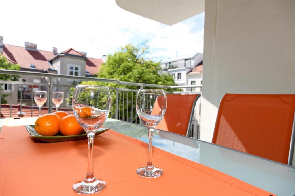 3 Rooms Sunny Apartments-Schoenbrunn, 100M2 With Balcony Wien Værelse billede