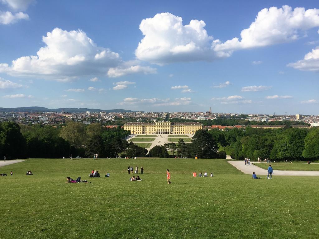 3 Rooms Sunny Apartments-Schoenbrunn, 100M2 With Balcony Wien Eksteriør billede